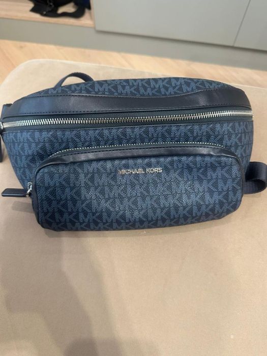 Сумка оригинал Michael Kors в фирменном монограммном дизайне MK.