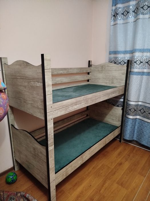 Срочно Продаётся кровать одинарный двухъярусная