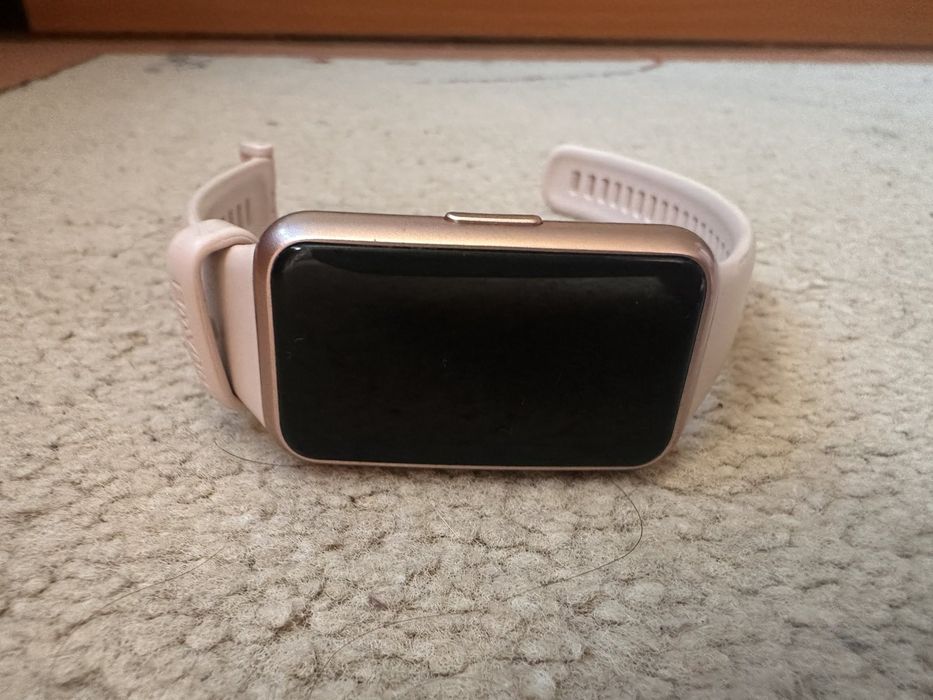 Смарт гривна Huawei Band 7