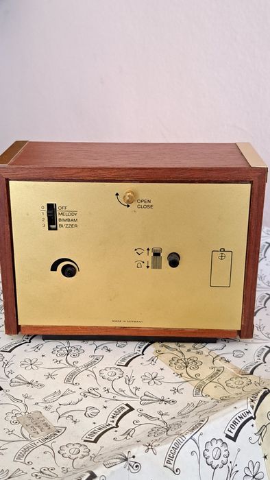 Ceas Junghans cu Melodii