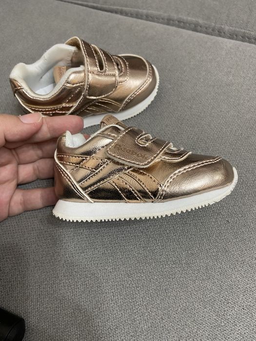 Детские кроссовки