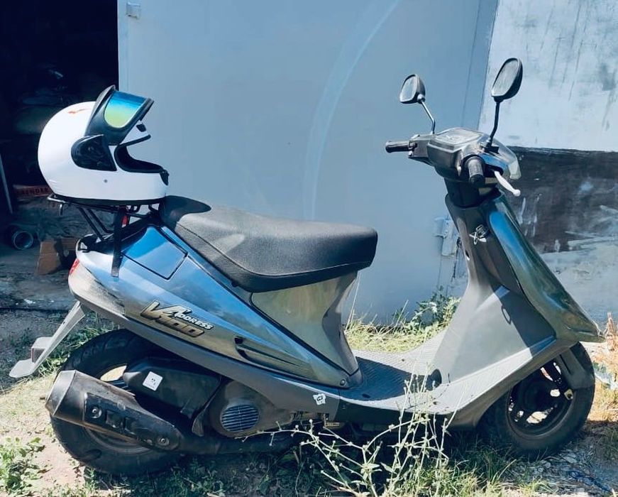 Продам скутер SUZUKI 100 куб