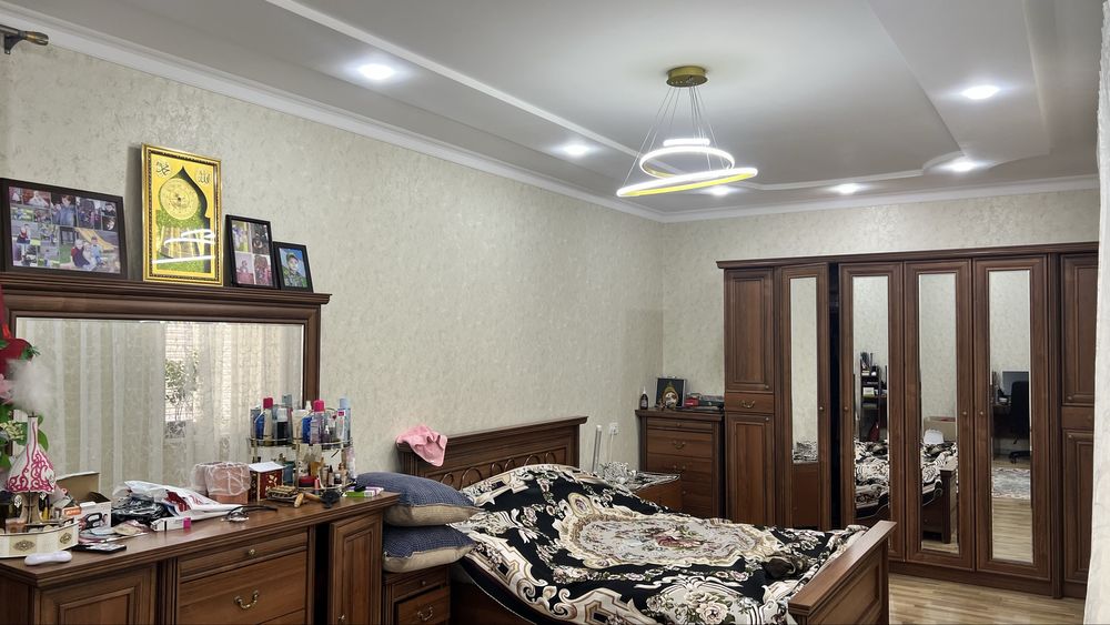 Дом свой продается. 14+2 сотки. 3-х уровневый. 9 комнат. Теплый пол.