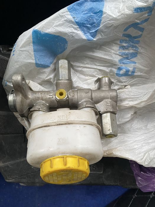 Тормазной вакум и цилиндр бу ниссан примера