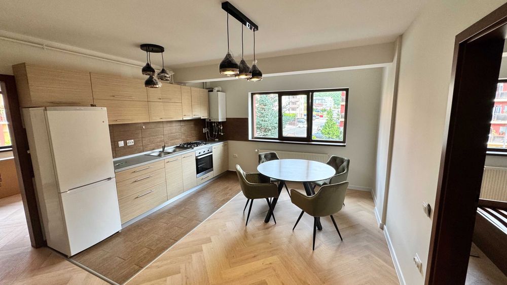 Apartament 3 camere, plus parcare