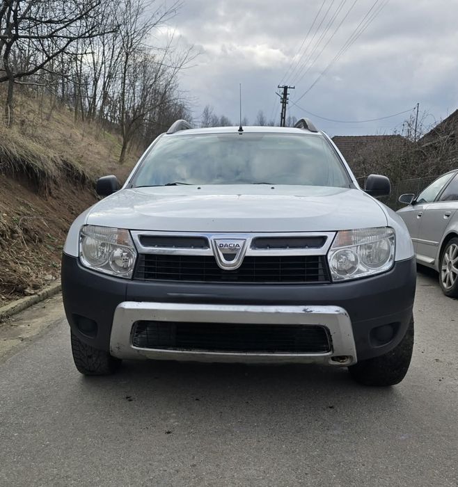 Vând Dacia Duster