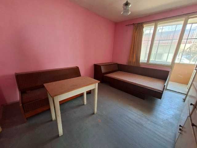 4-стаен апартамент с допълнителна постройка, Търговище, Център , 185 кв.м.