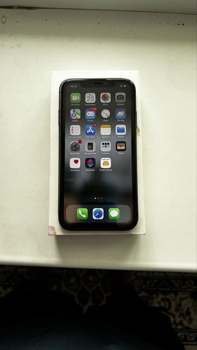 Iphone 11 64 гб емкость 77%
