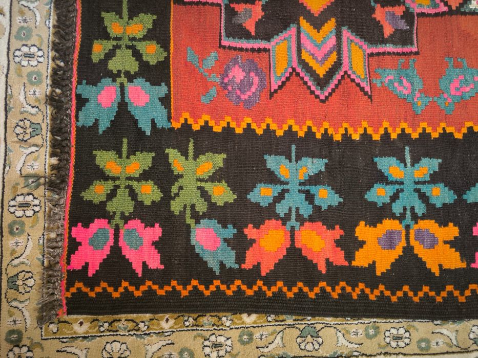 Ковер ручной работы