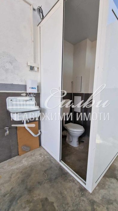 Дава се под наем Промишлена сграда в Шумен, Тракия - 300 кв.м за 918 € - Снимка #4