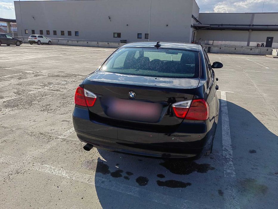 BMW E90 318d (2006) – Navigație Mare CCC | Scaune Încălzite |