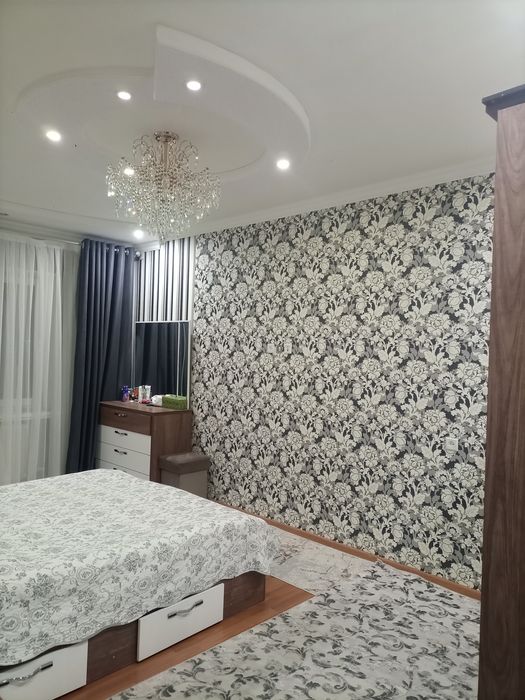 Uy sotiladi 4 xonali gorparkda