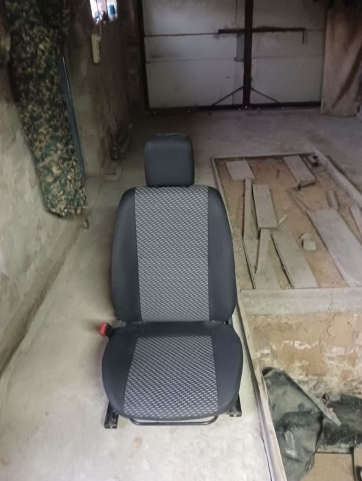 Продам сиденье водительское