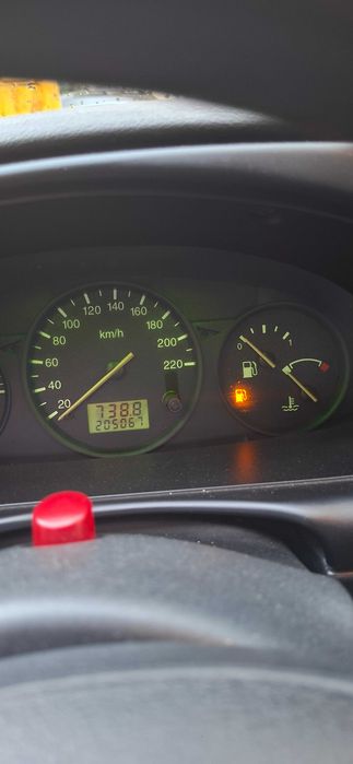 FORD Fiesta 2000 — imagine 3