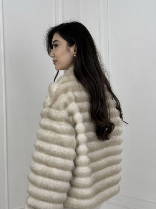 Продам эко шубу 44 размер