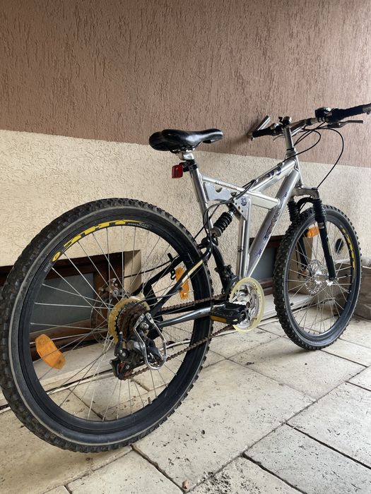 Vand bicicleta si trotinete