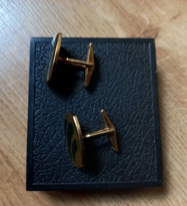 Ръкавели / бутониери с емайл