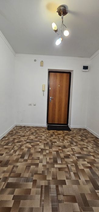 Продам 2-х комнатную квартиру .