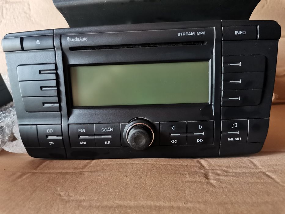 Unitate radio si cd player Skoda Octavia 2
