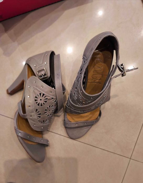 Нови дамски сандали от ест. кожа 38 н.