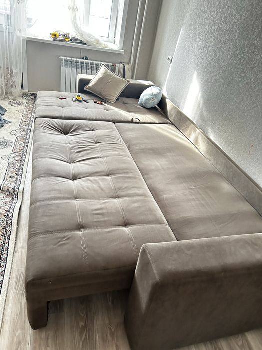 Продам диван угловой,угол универсальный