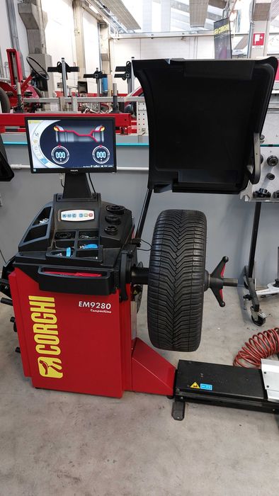 CORGHI - EM 9280 Compact - Баланс машина за гуми на леки автомобили