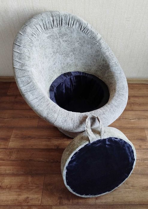 Пуфик со спинкой б/у. (2 шт.)