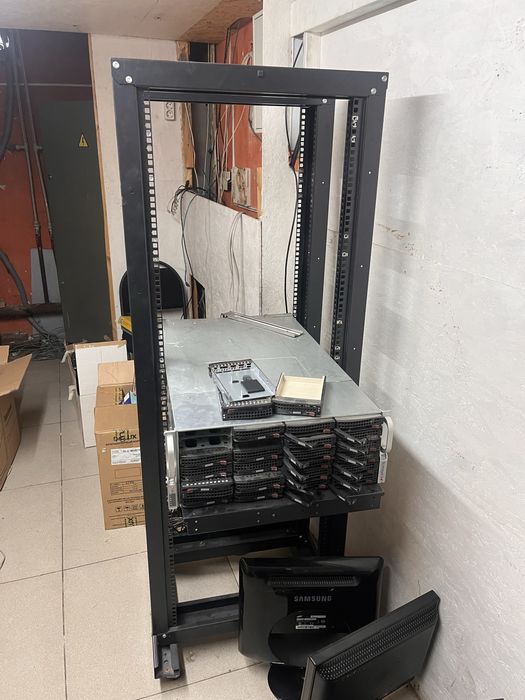 Серверное хранилище (disk shelf / storage enclosure) от Supermicro