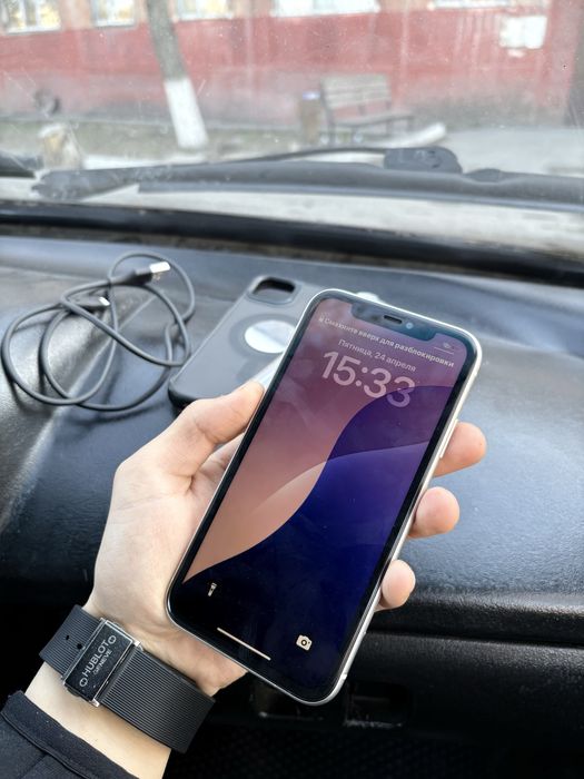 Айфон 11 , IPhone 11