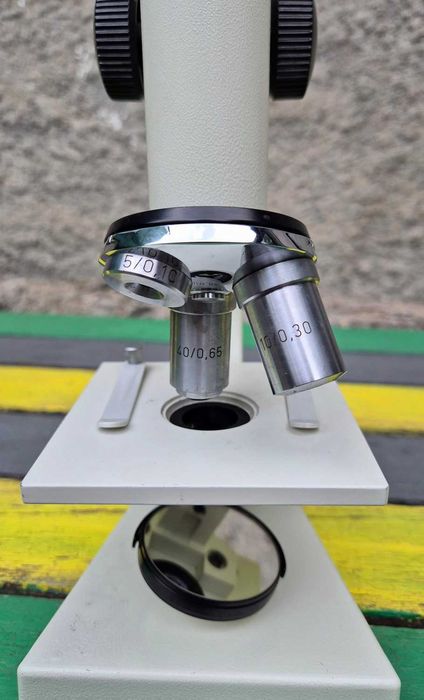 микроскоп Hertel & Reuss Kassel (Модел F) висококачествен немски