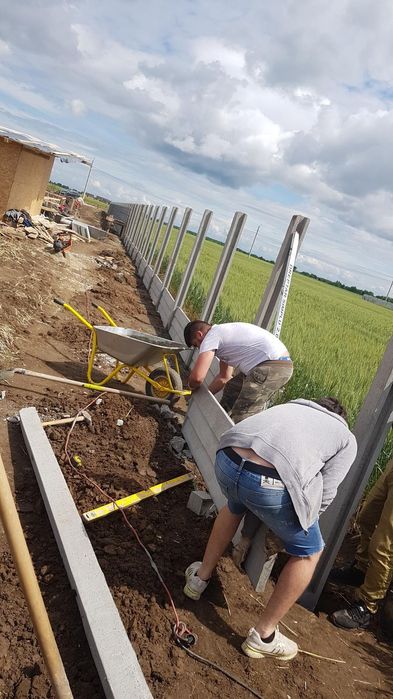 Placi pentru gard stalpi de gard garduri din beton cu montaj