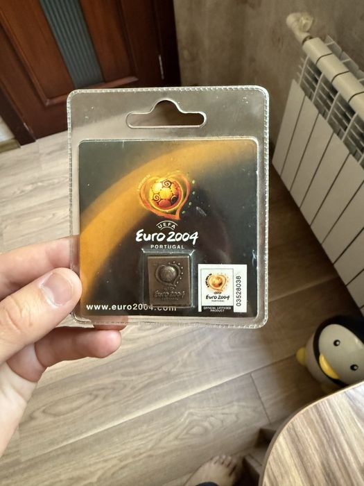 Бронзовая булавка Euro 2004