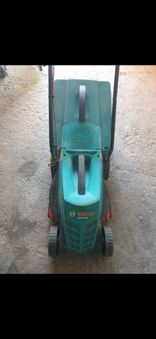 Masina de tuns gazonu