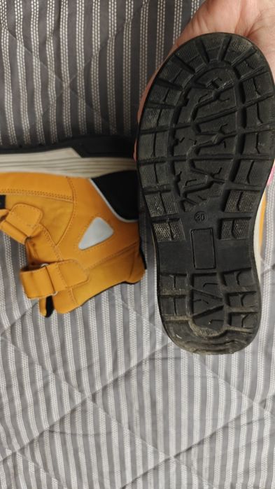 Продам сапоги зимние на мальчикаOldos