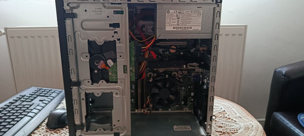 Calculator Pc Hp i5 generatia 4 8gb ram wifi hdd 250gb