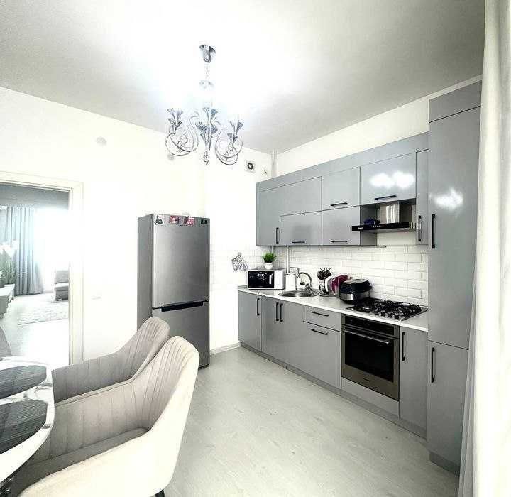 Chilonzor tumani Novza metrosi yaqinida arenda bor bezmakler