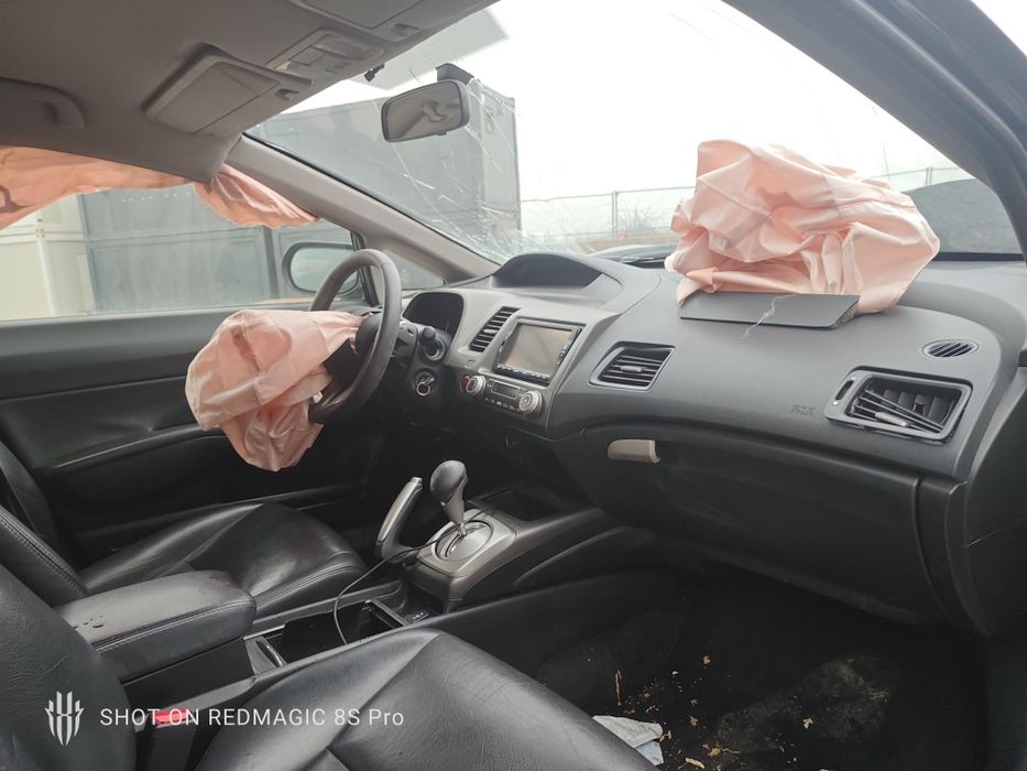 Dezmembrez Honda Civic Hybrid și 1.8 Benzina