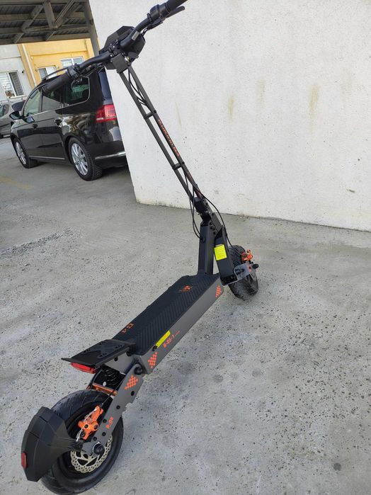 Vând trotineta electrica Kukirin G4