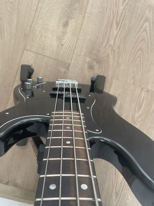 Chitara bass Squier Affinity PJ