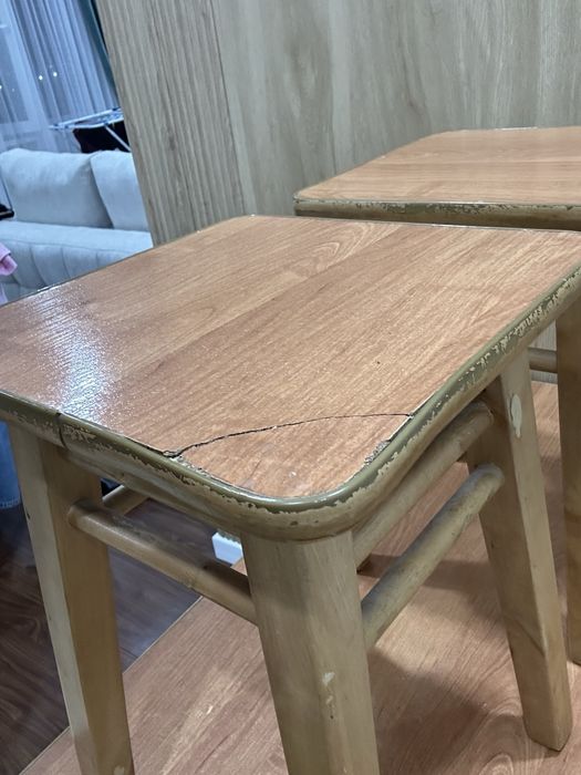 Продам кухонный стол с табуретками