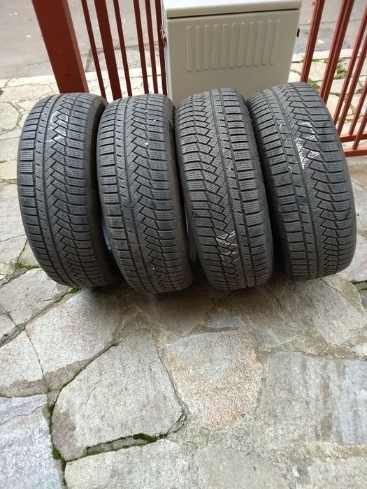 Четери Зимни Гуми 235/60/18