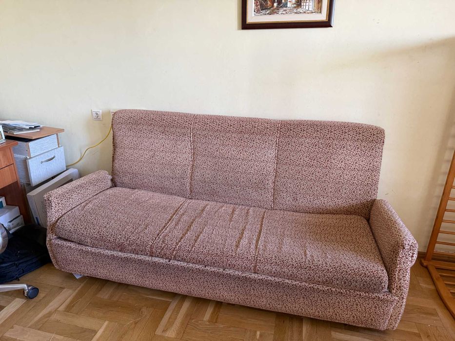 Разтегателен диван