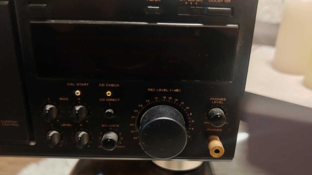 Предлагам за продажба стерео касетен дек TEAC V5010  Made In Japan