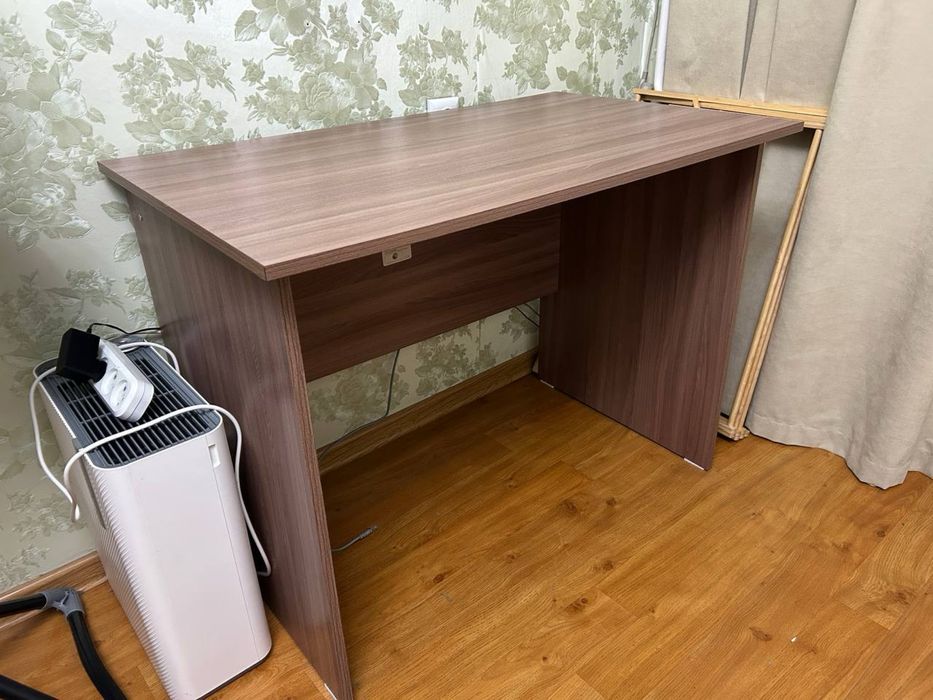 Продам письменный стол