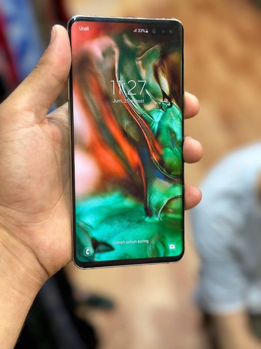 Galaxy S10 5G . 8/256gb