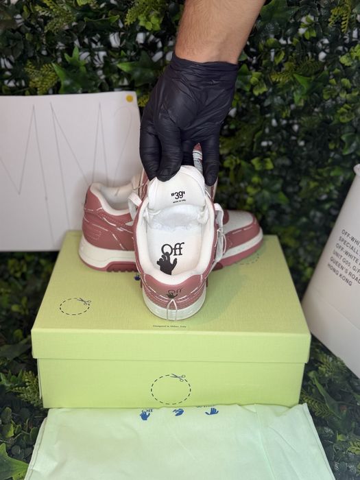 AdidasiOFF-WHITE Out Of Office OOO Sneakers white baby pink special