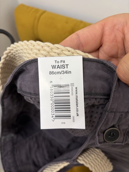 Pantaloni scurti noi