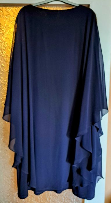 Елегантна тъмносиня рокля