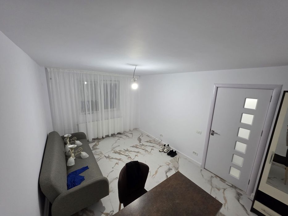 Apartament 2 camere decomandat , renovat de la 0 , fără risc seismic , proprietar