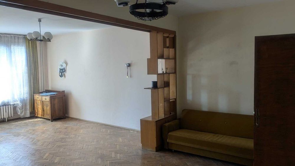 Дава се под наем Четиристаен апартамент в София, Център - 130 кв.м за 600 € - Снимка #2